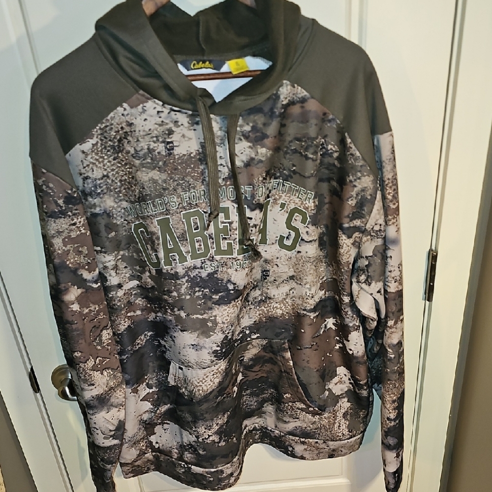 Cabela's Woodland Camo Pullover Size XL